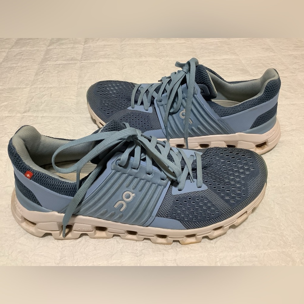 On Cloud Woman’s Cloudswift  sneakers Size 7.5